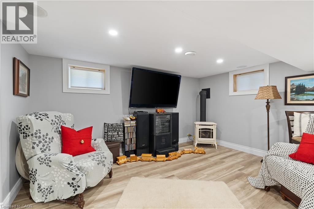 Photo 14 of 33 Graham Drive, Kawartha Lakes ON