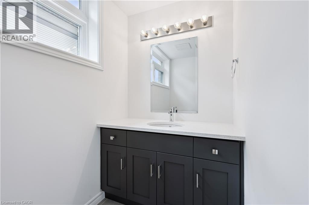 Photo 10 of 90 Lomond Lane, Kitchener ON