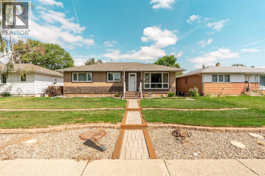 Single Family House Bungalow for Sale in   Street S Victoria Park Lethbridge 