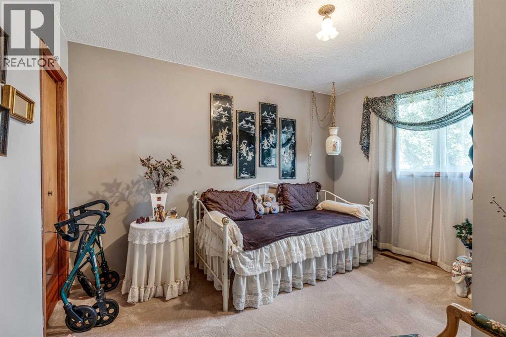 Single Family House Bungalow for Sale in   Street S Victoria Park Lethbridge 