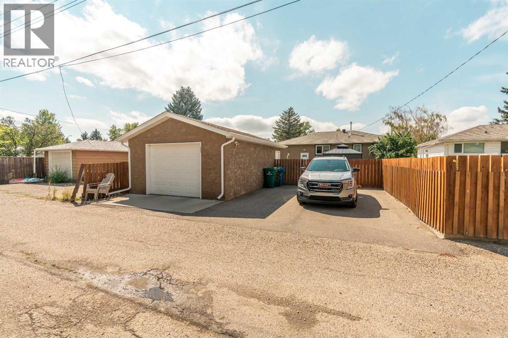Single Family House Bungalow for Sale in   Street S Victoria Park Lethbridge 
