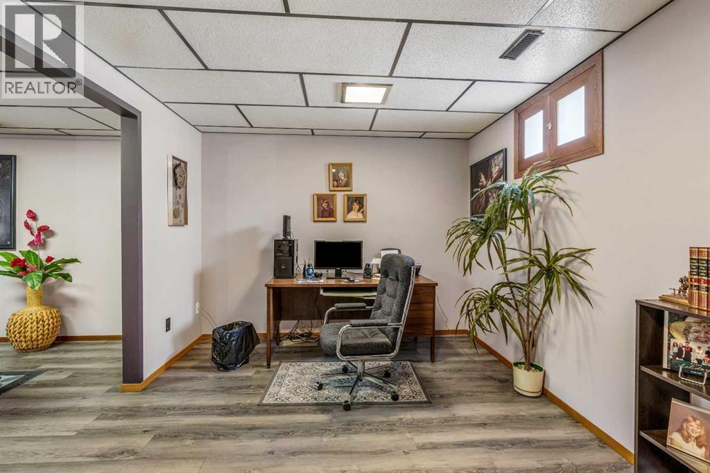 Single Family House Bungalow for Sale in   Street S Victoria Park Lethbridge 