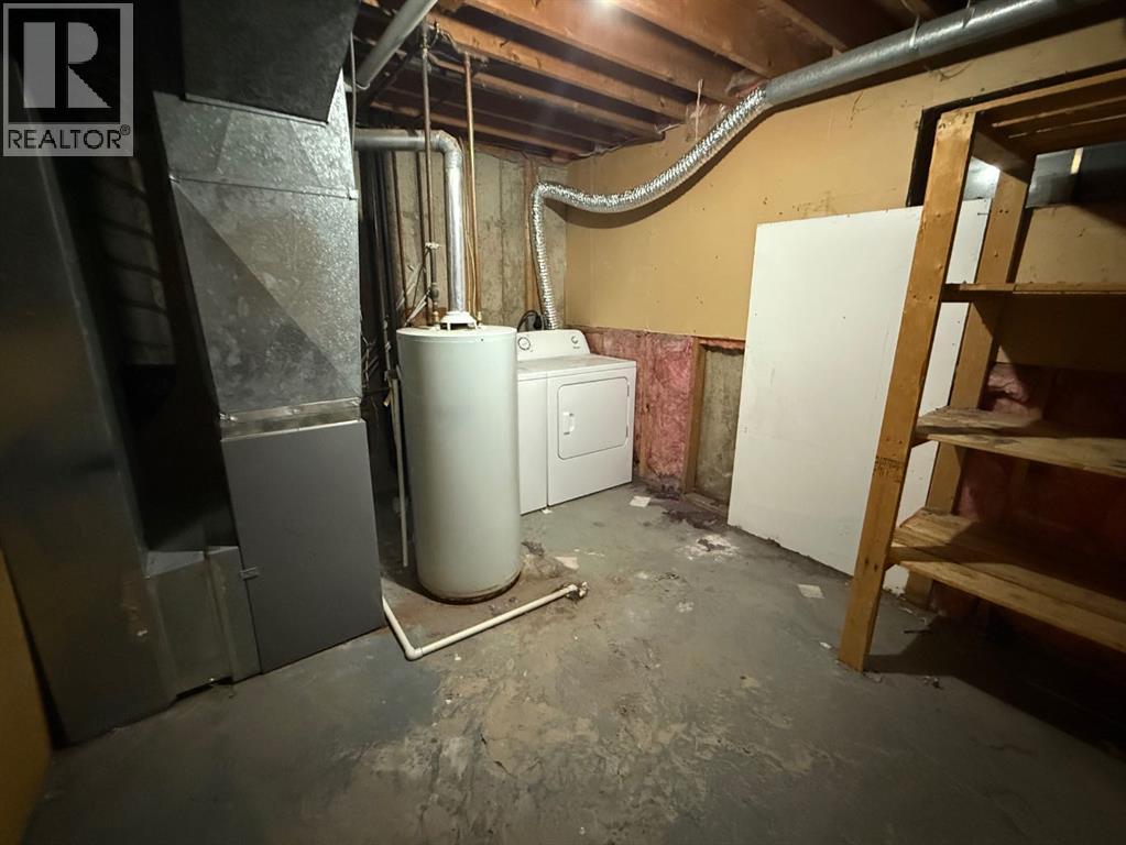 Photo 16 of 105 Windsor Drive, Fort Mcmurray AB