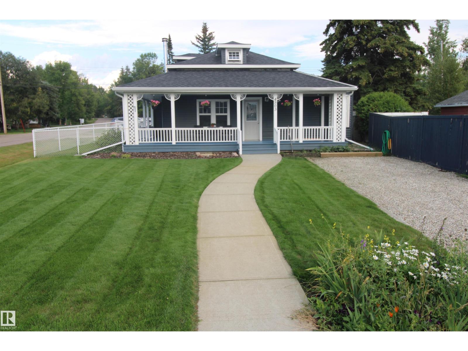 Photo 2 of 4503 50 Av, Rural Lac Ste Anne County AB