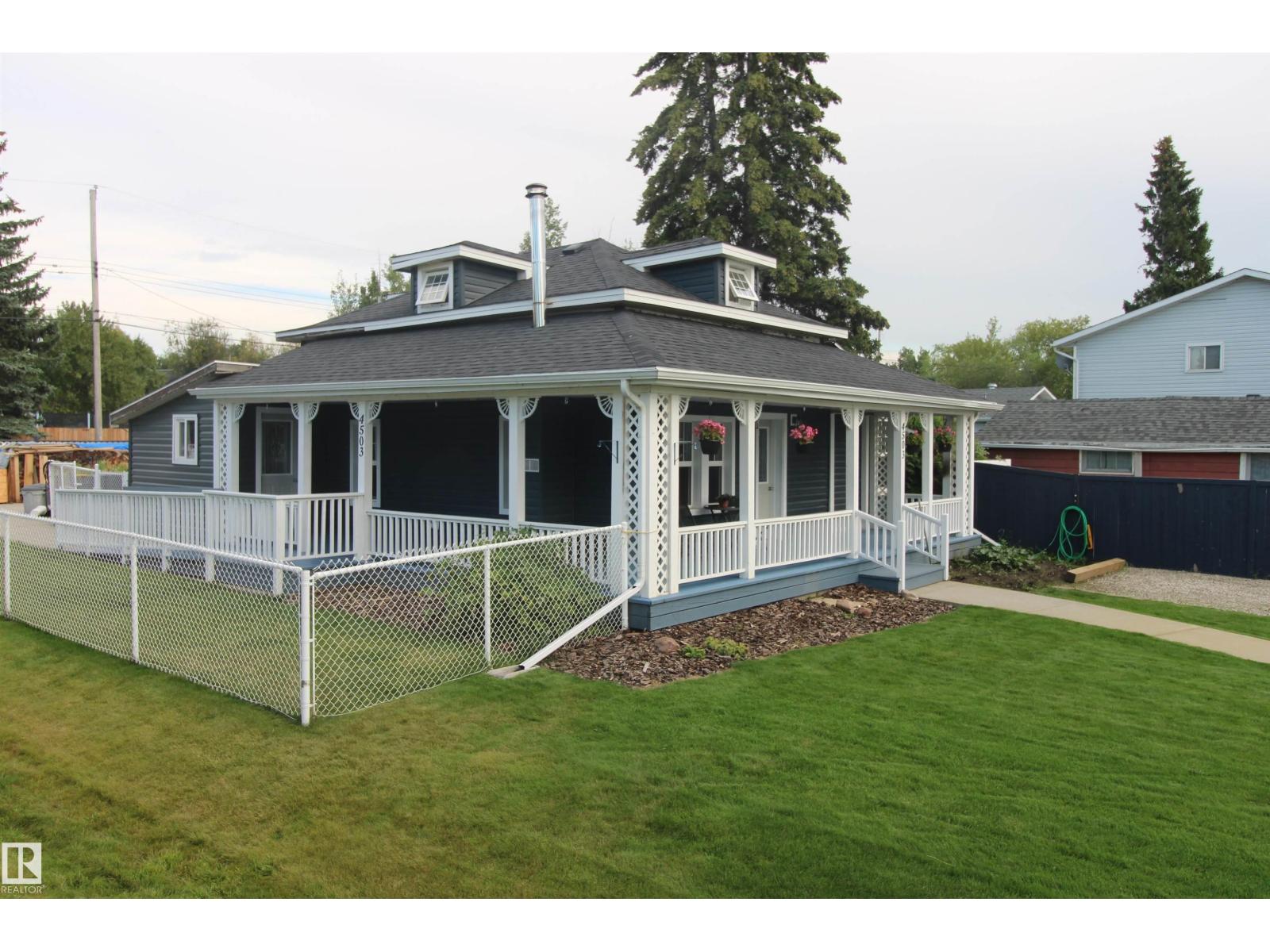 Photo 4 of 4503 50 Av, Rural Lac Ste Anne County AB