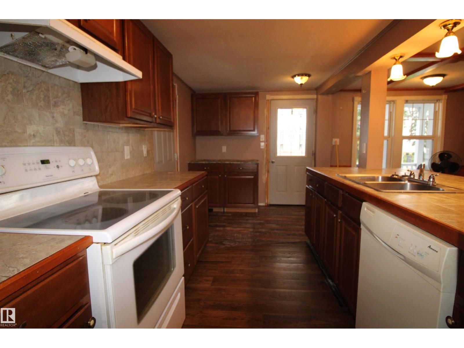 Photo 21 of 4503 50 Av, Rural Lac Ste Anne County AB