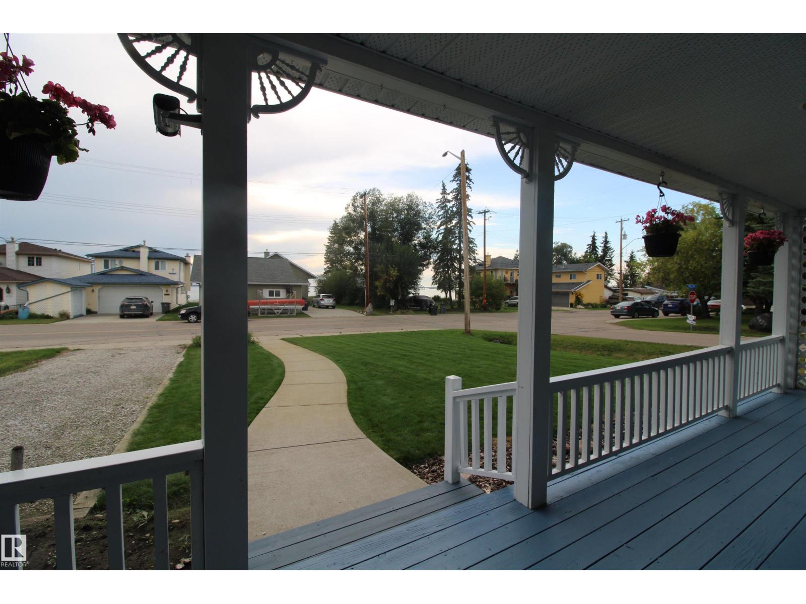 Photo 18 of 4503 50 Av, Rural Lac Ste Anne County AB