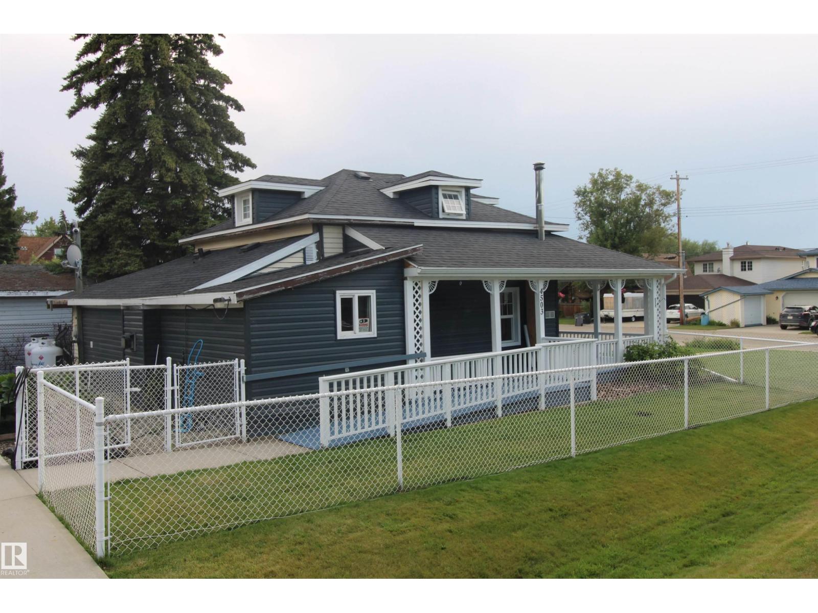 Photo 10 of 4503 50 Av, Rural Lac Ste Anne County AB