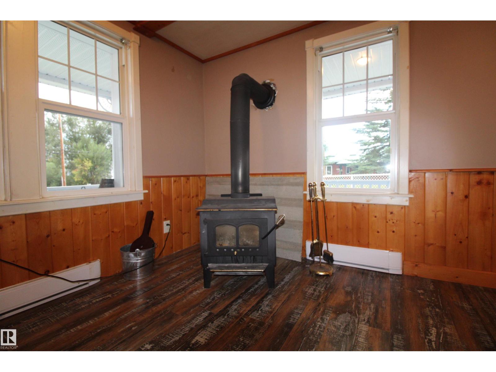 Photo 24 of 4503 50 Av, Rural Lac Ste Anne County AB