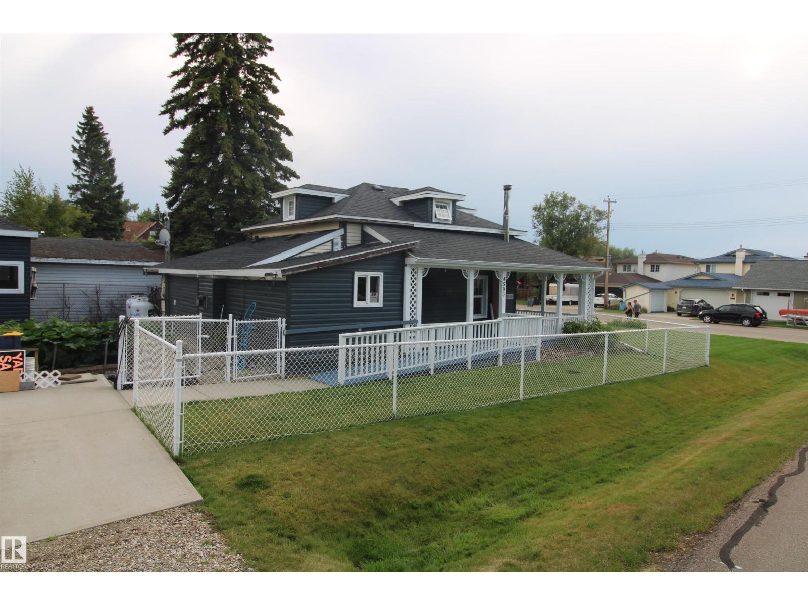 Photo 7 of 4503 50 Av, Rural Lac Ste Anne County AB