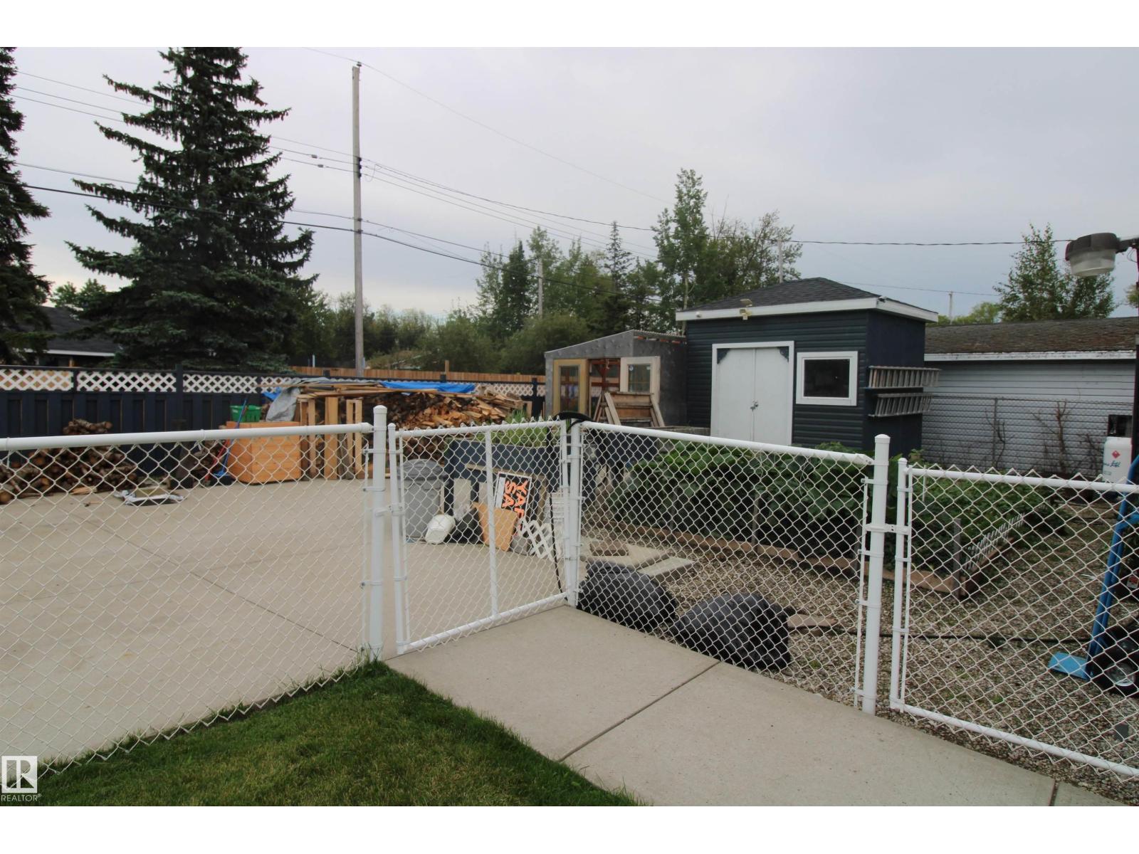 Photo 9 of 4503 50 Av, Rural Lac Ste Anne County AB