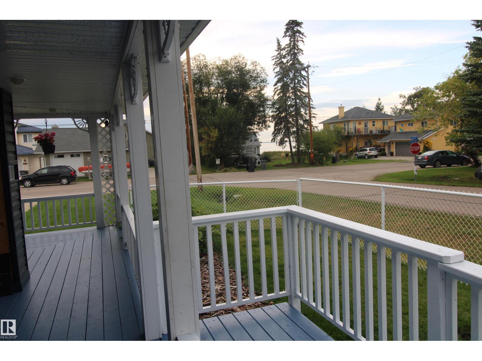 Photo 13 of 4503 50 Av, Rural Lac Ste Anne County AB