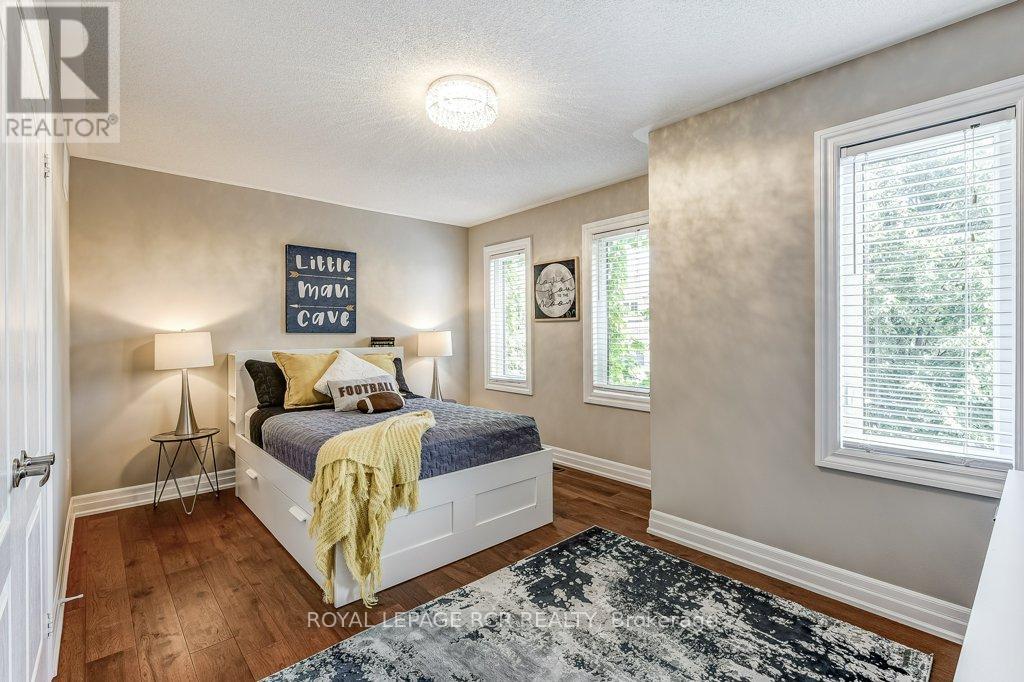 Photo 47 of 42 Mynden Way, Newmarket ON