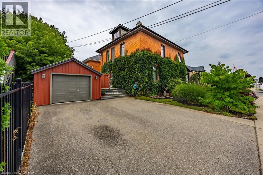 Photo 5 of 41 Baldwin Street, Tillsonburg ON