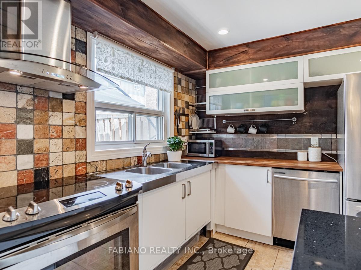 Photo 15 of 96 1055 Shawnmarr Road, Mississauga ON