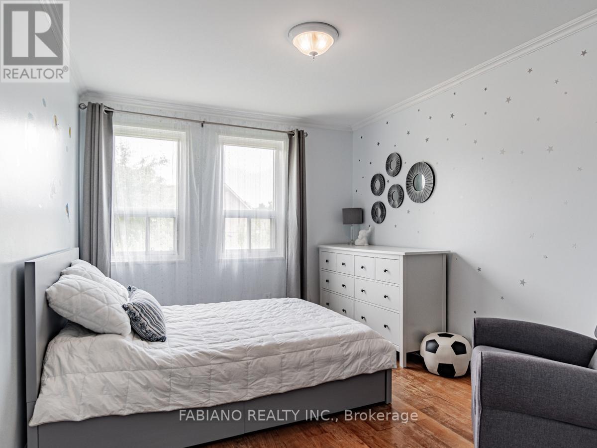 Photo 5 of 96 1055 Shawnmarr Road, Mississauga ON