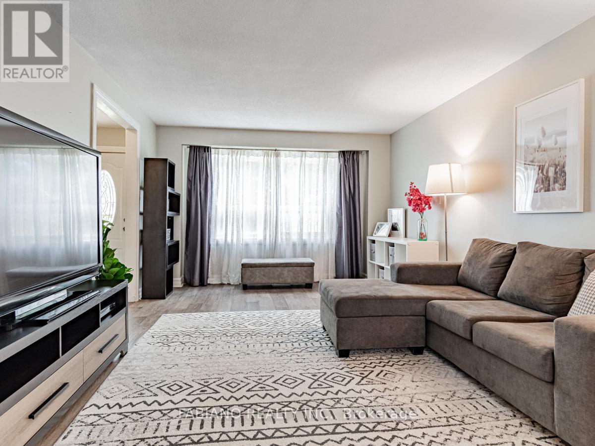 Photo 28 of 96 1055 Shawnmarr Road, Mississauga ON