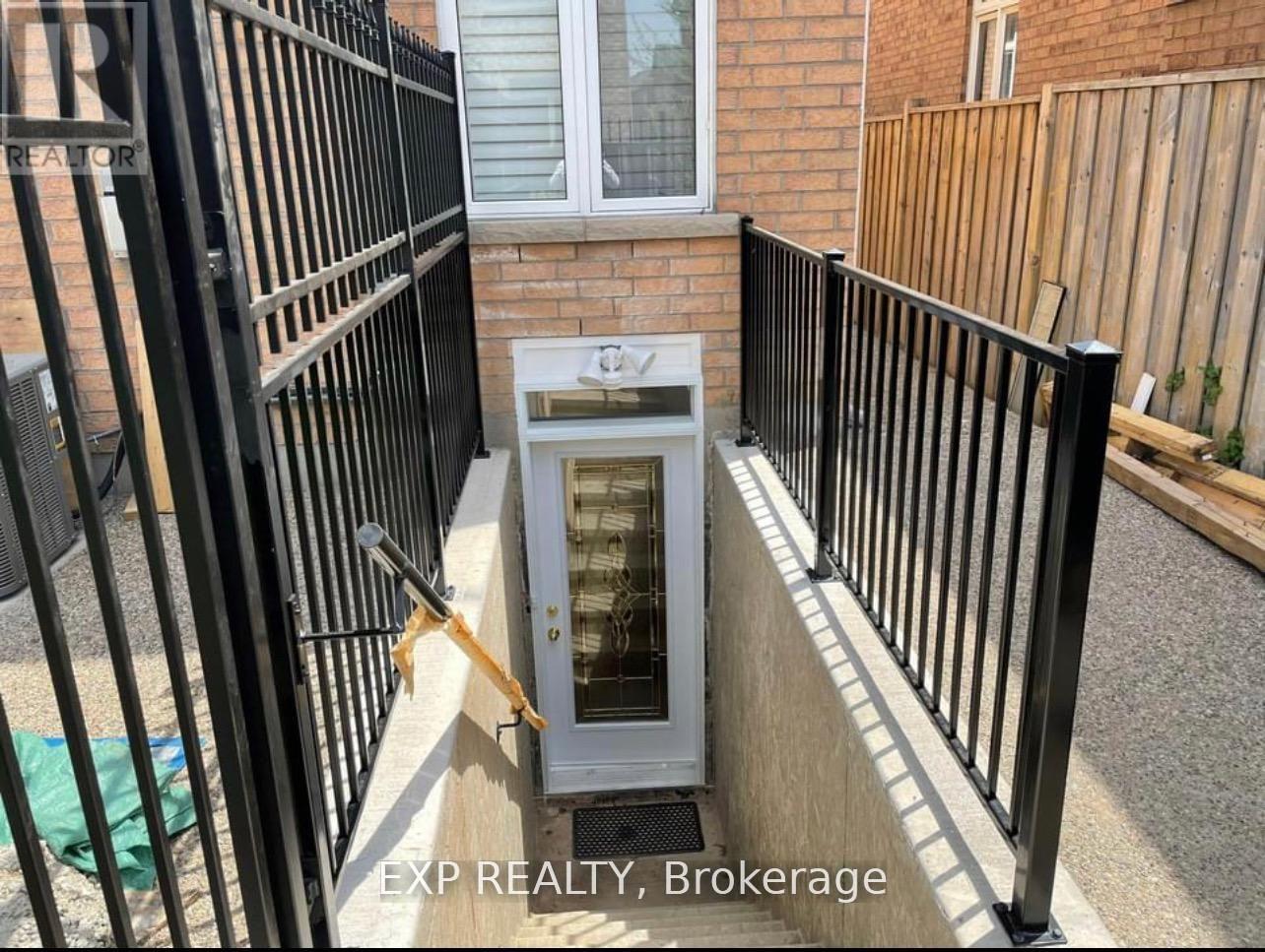 Photo 6 of Lower 3095 Tacc Drive, Mississauga ON