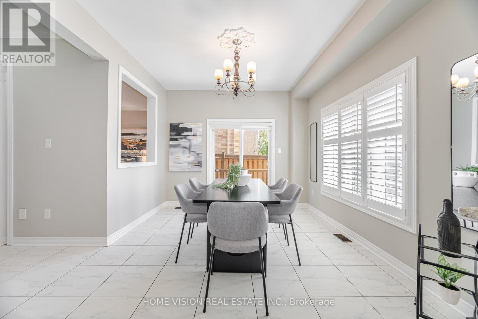 Photo 10 of 7174 Saint Barbara Boulevard, Mississauga ON
