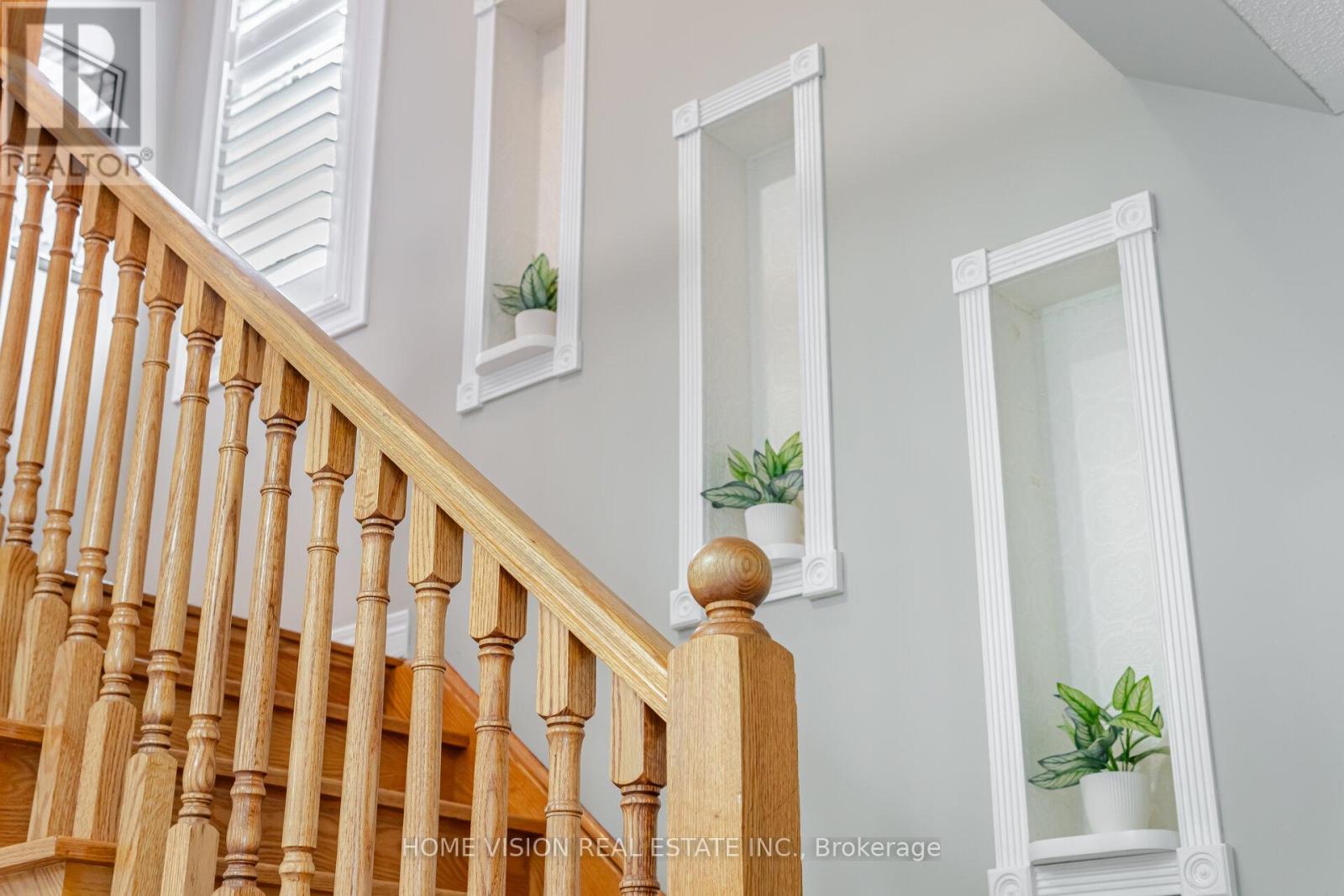 Photo 17 of 7174 Saint Barbara Boulevard, Mississauga ON