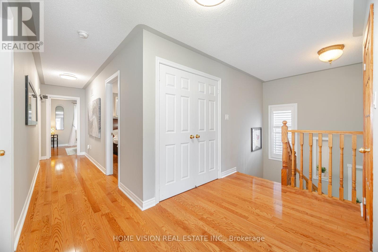 Photo 18 of 7174 Saint Barbara Boulevard, Mississauga ON