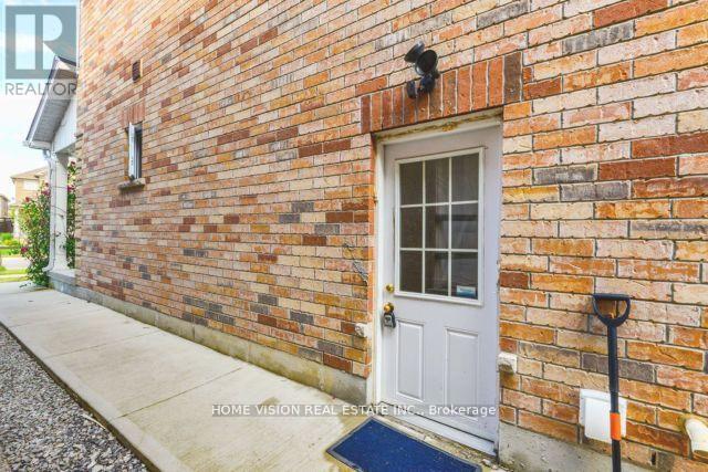 Photo 36 of 7174 Saint Barbara Boulevard, Mississauga ON
