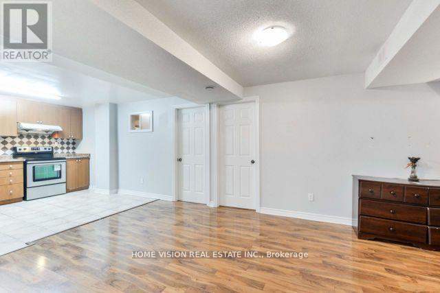 Photo 37 of 7174 Saint Barbara Boulevard, Mississauga ON