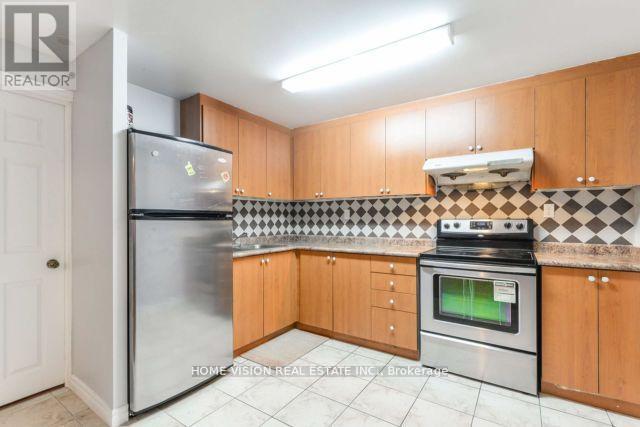 Photo 40 of 7174 Saint Barbara Boulevard, Mississauga ON