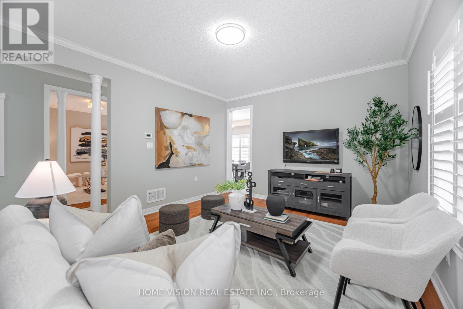 Photo 7 of 7174 Saint Barbara Boulevard, Mississauga ON