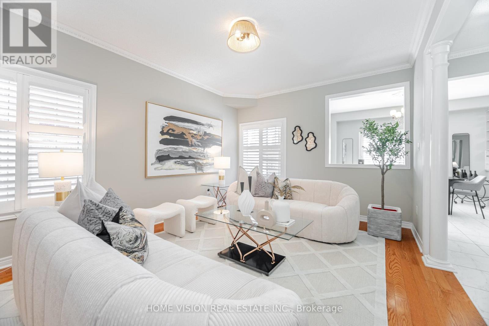 Photo 9 of 7174 Saint Barbara Boulevard, Mississauga ON