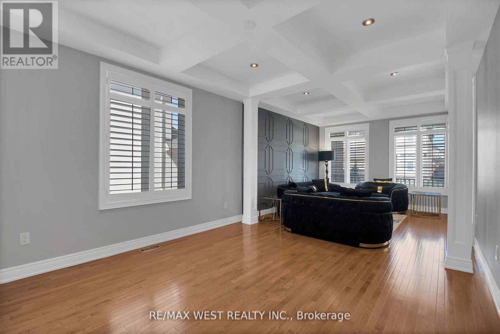 Photo 11 of 3 Fallowfield Road, Brampton ON