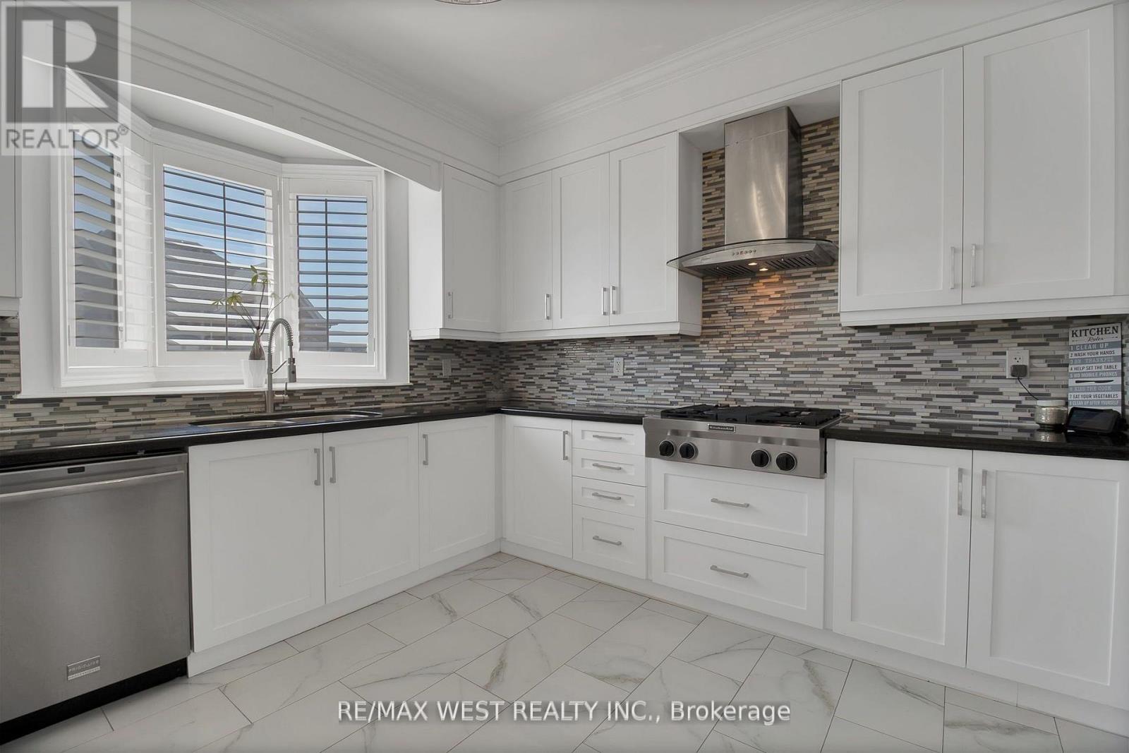 Photo 22 of 3 Fallowfield Road, Brampton ON