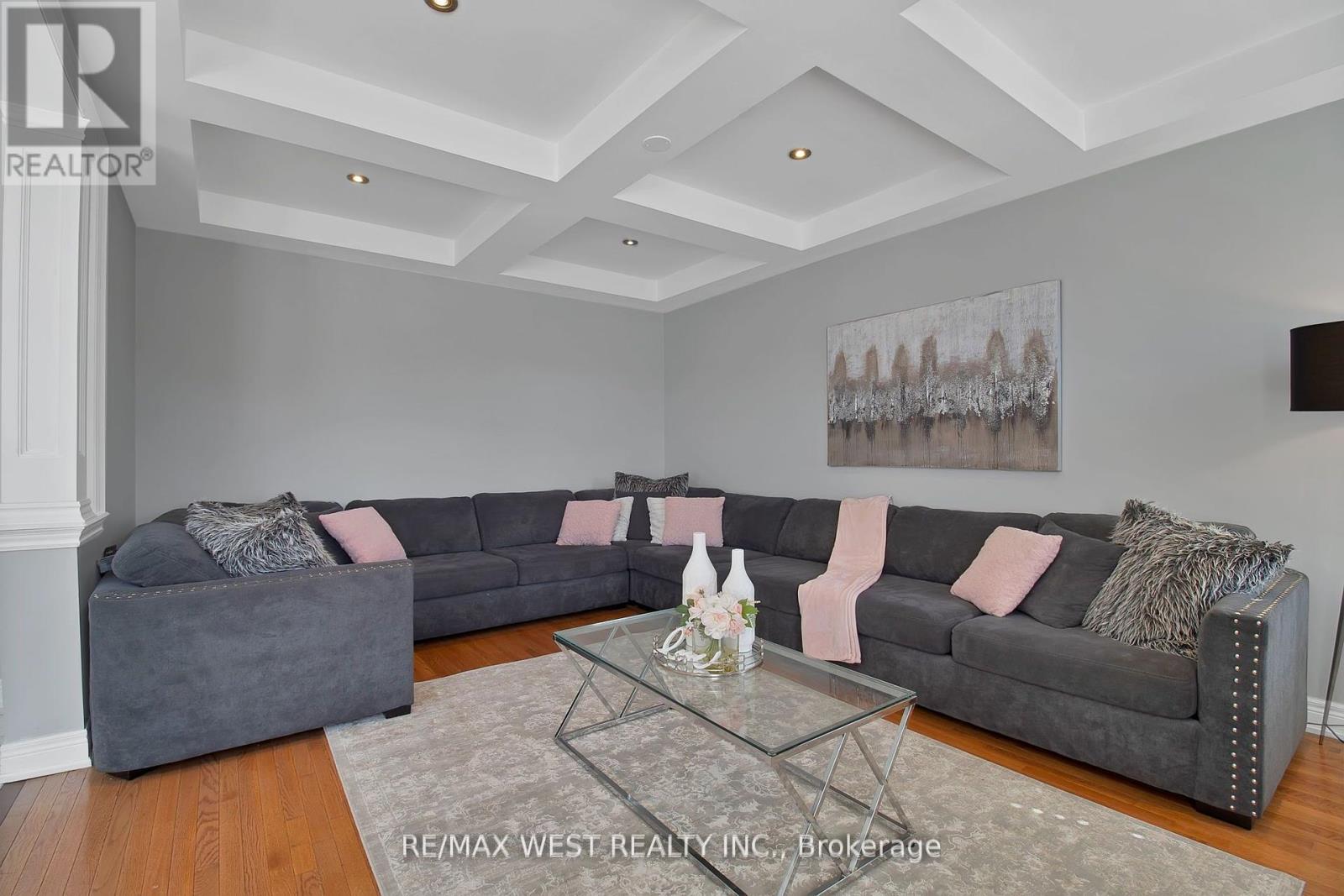 Photo 12 of 3 Fallowfield Road, Brampton ON