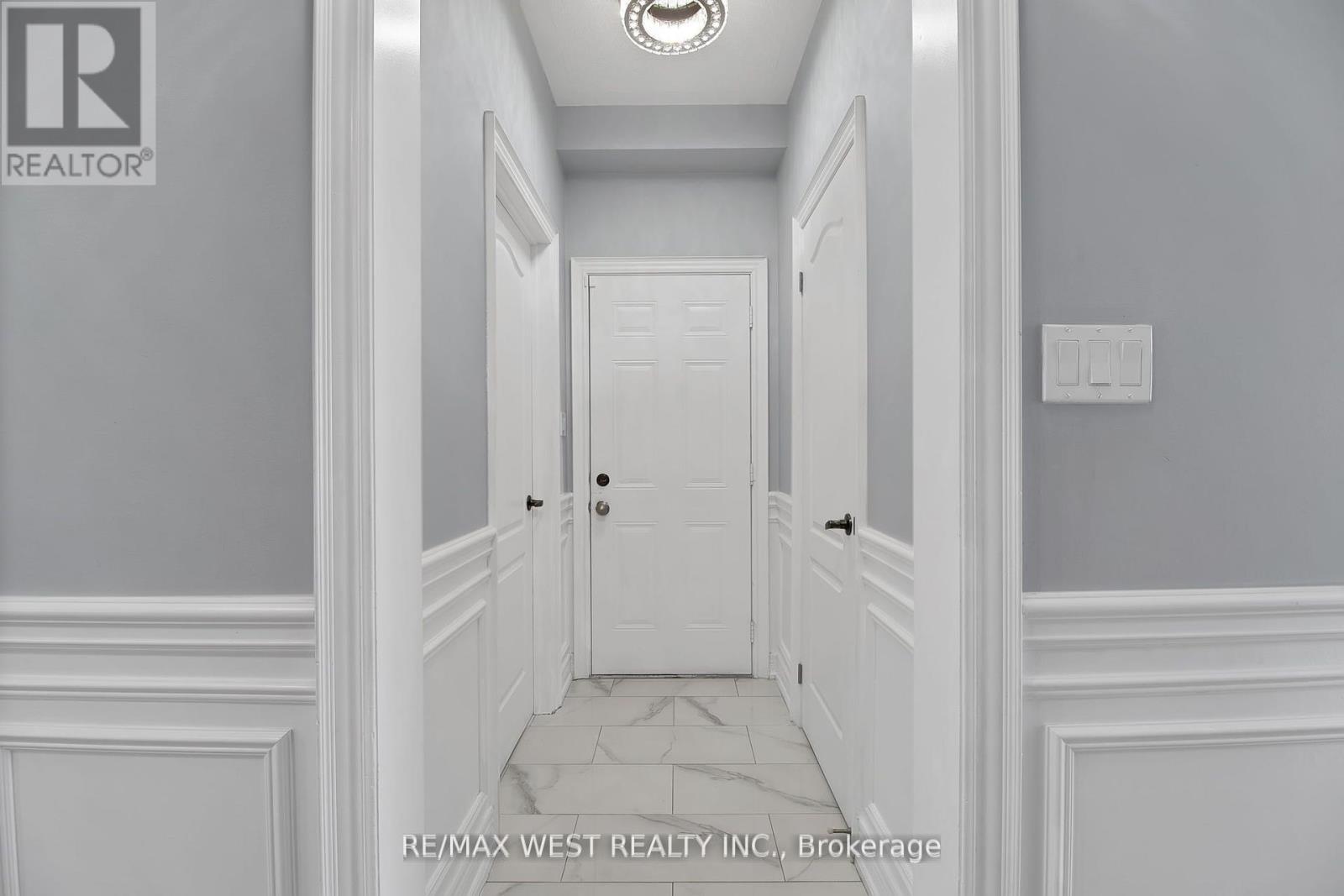 Photo 14 of 3 Fallowfield Road, Brampton ON