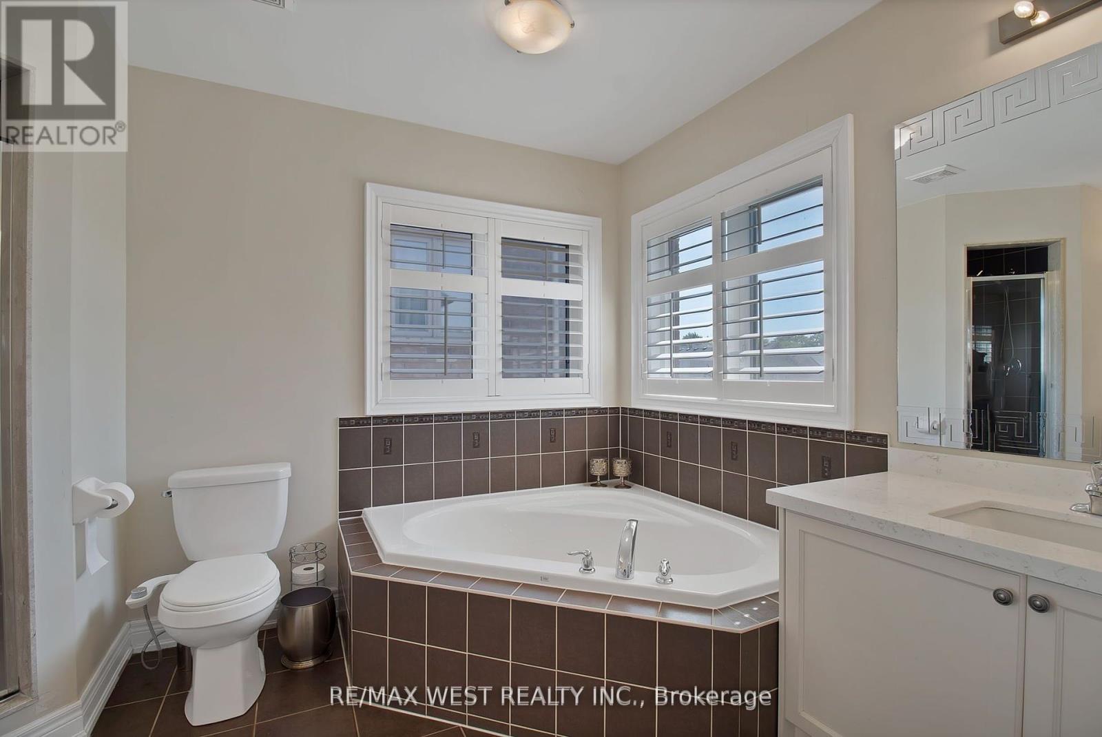 Photo 28 of 3 Fallowfield Road, Brampton ON
