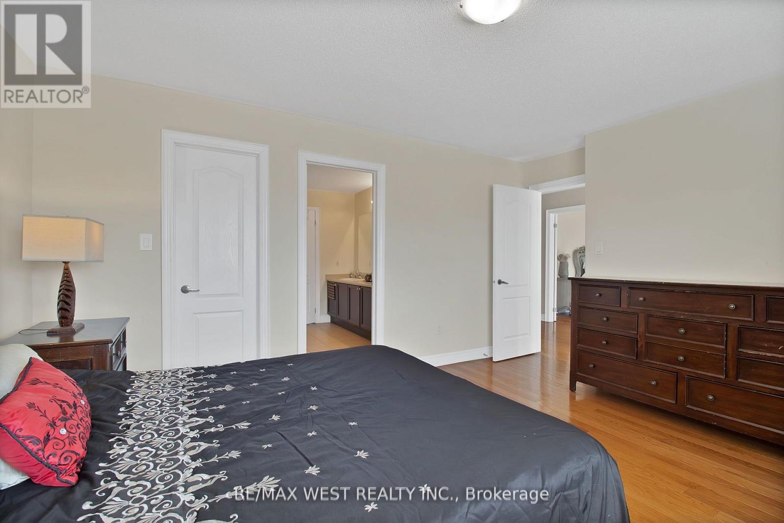 Photo 17 of 3 Fallowfield Road, Brampton ON