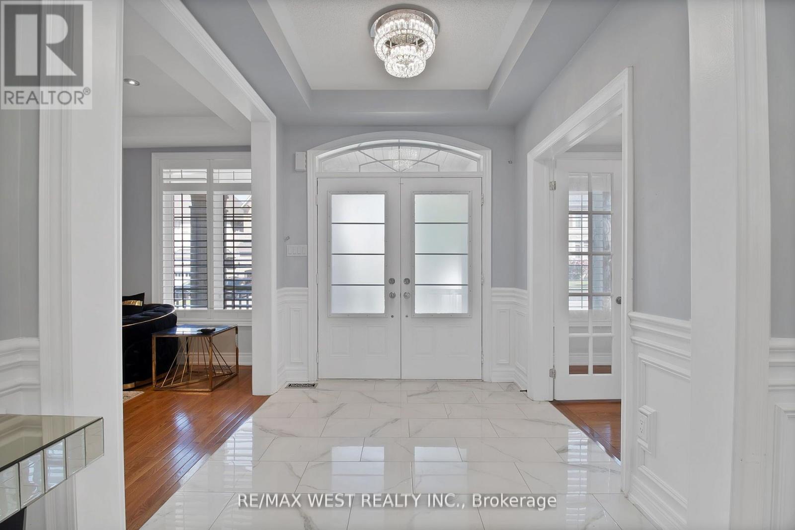 Photo 16 of 3 Fallowfield Road, Brampton ON