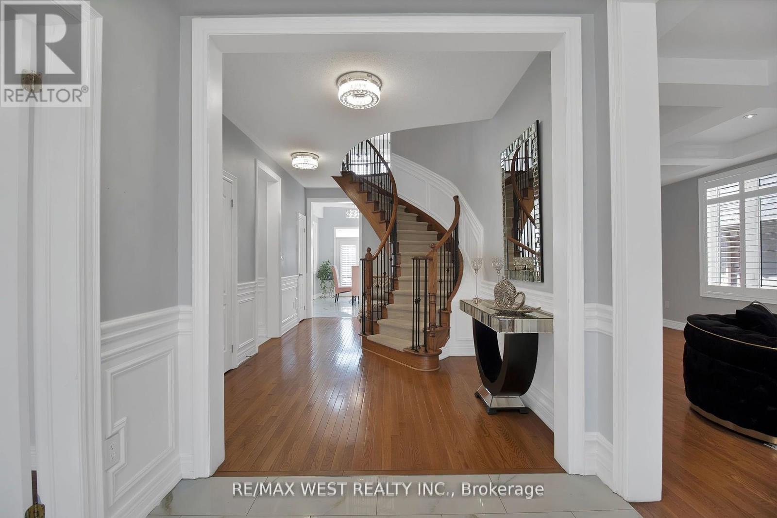 Photo 18 of 3 Fallowfield Road, Brampton ON