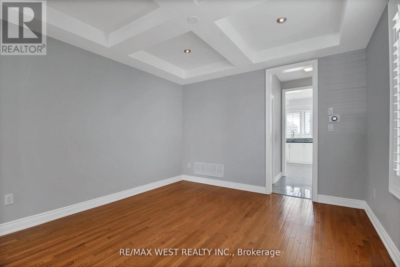 Photo 21 of 3 Fallowfield Road, Brampton ON