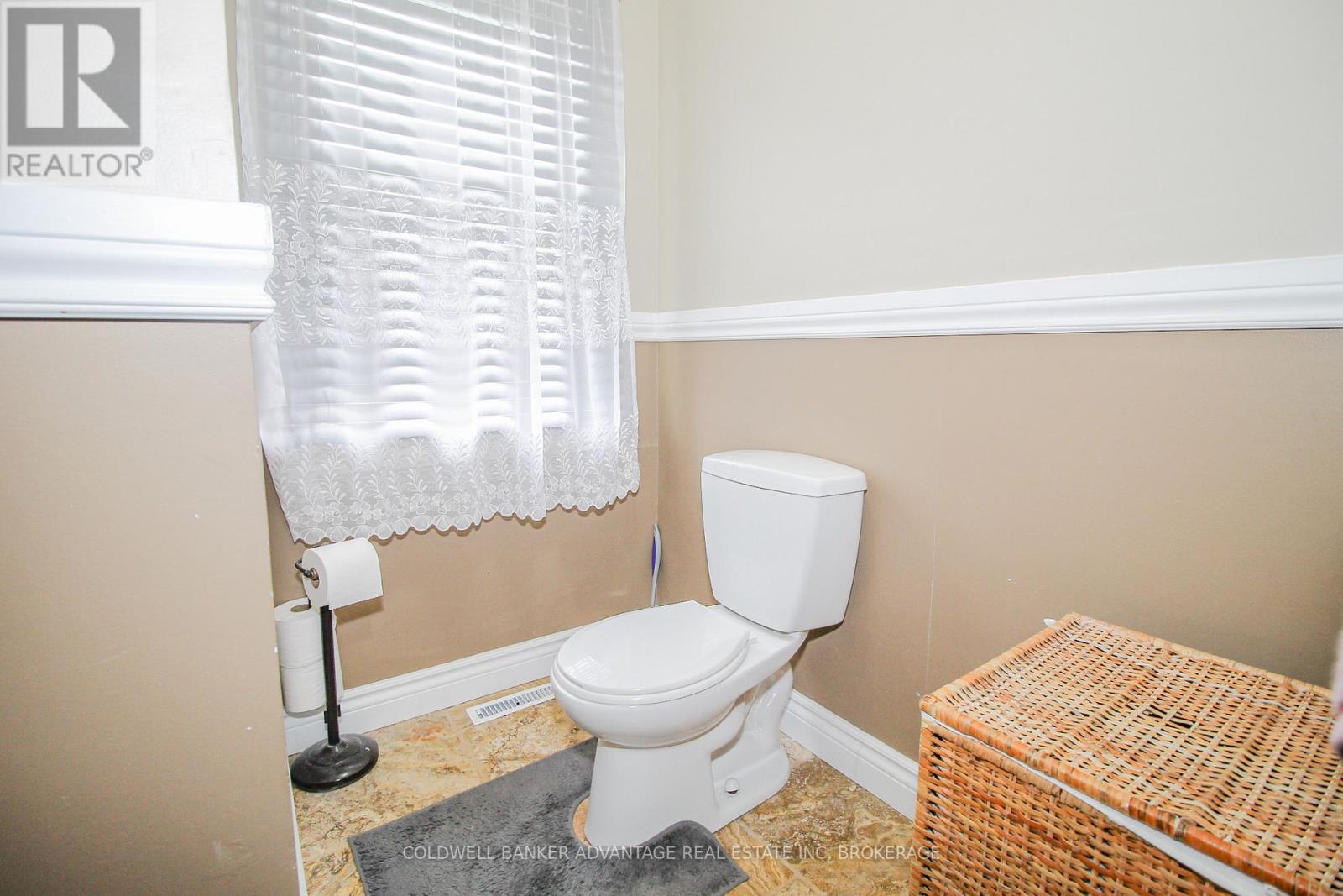 Photo 35 of 1048 Ontario Road, Welland ON