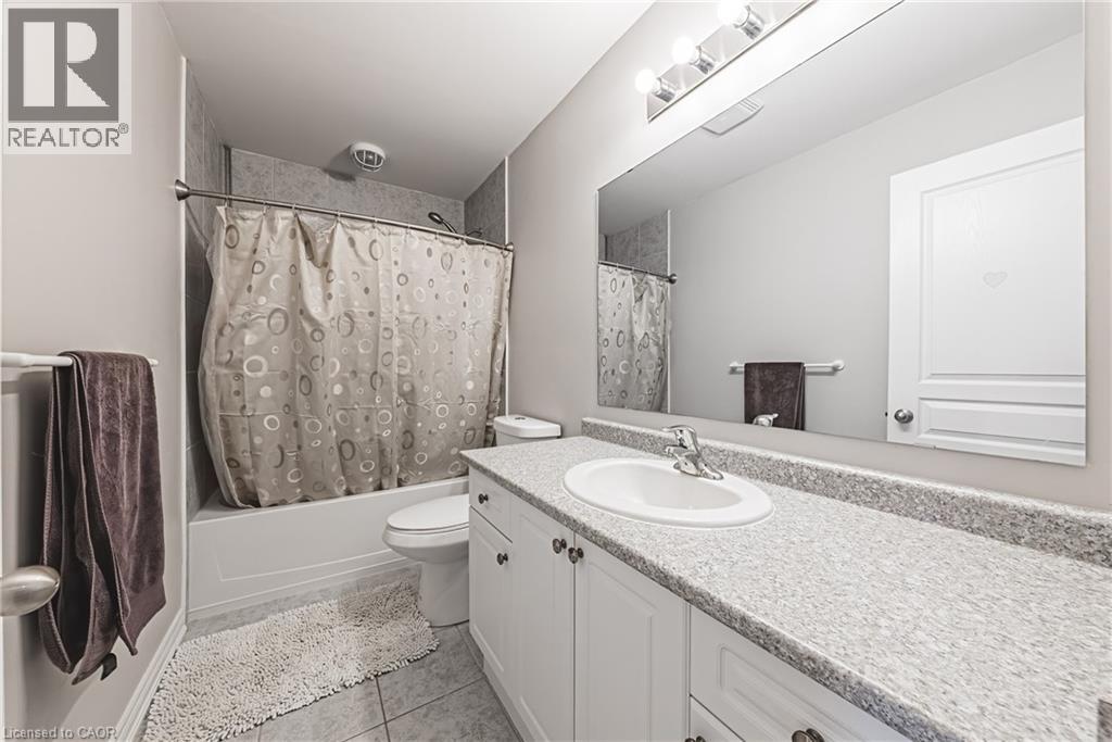 Photo 12 of 170 Palacebeach Trail Unit 14, Hamilton ON