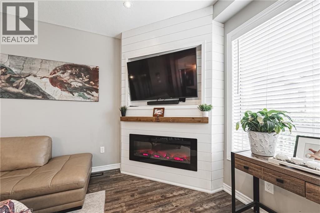 Photo 1 of 170 Palacebeach Trail Unit 14, Hamilton ON