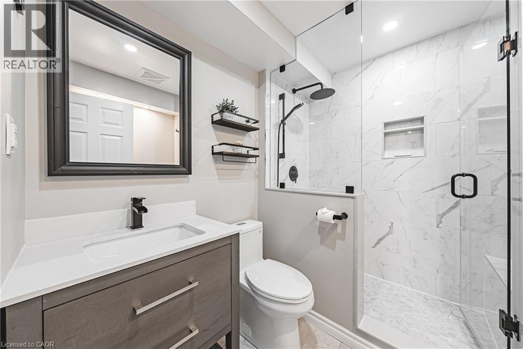 Photo 35 of 170 Palacebeach Trail Unit 14, Hamilton ON