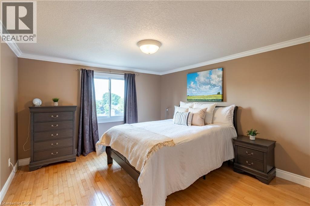Photo 11 of 447 Old Chicopee Trail, Kitchener ON