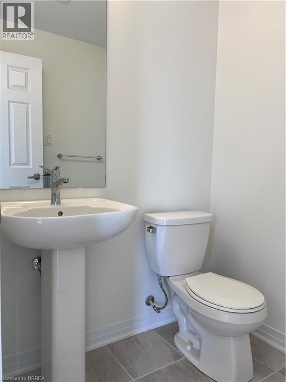 Photo 15 of 39 Hine Road, Brantford ON