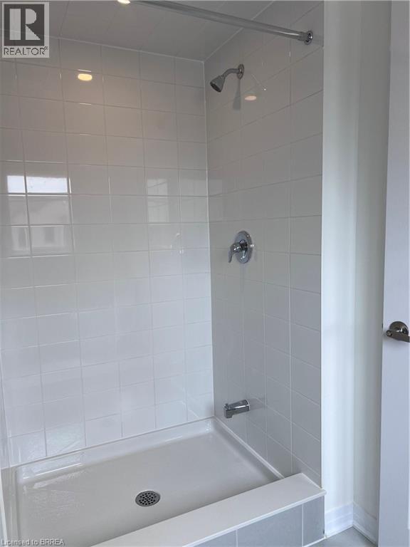 Photo 28 of 39 Hine Road, Brantford ON