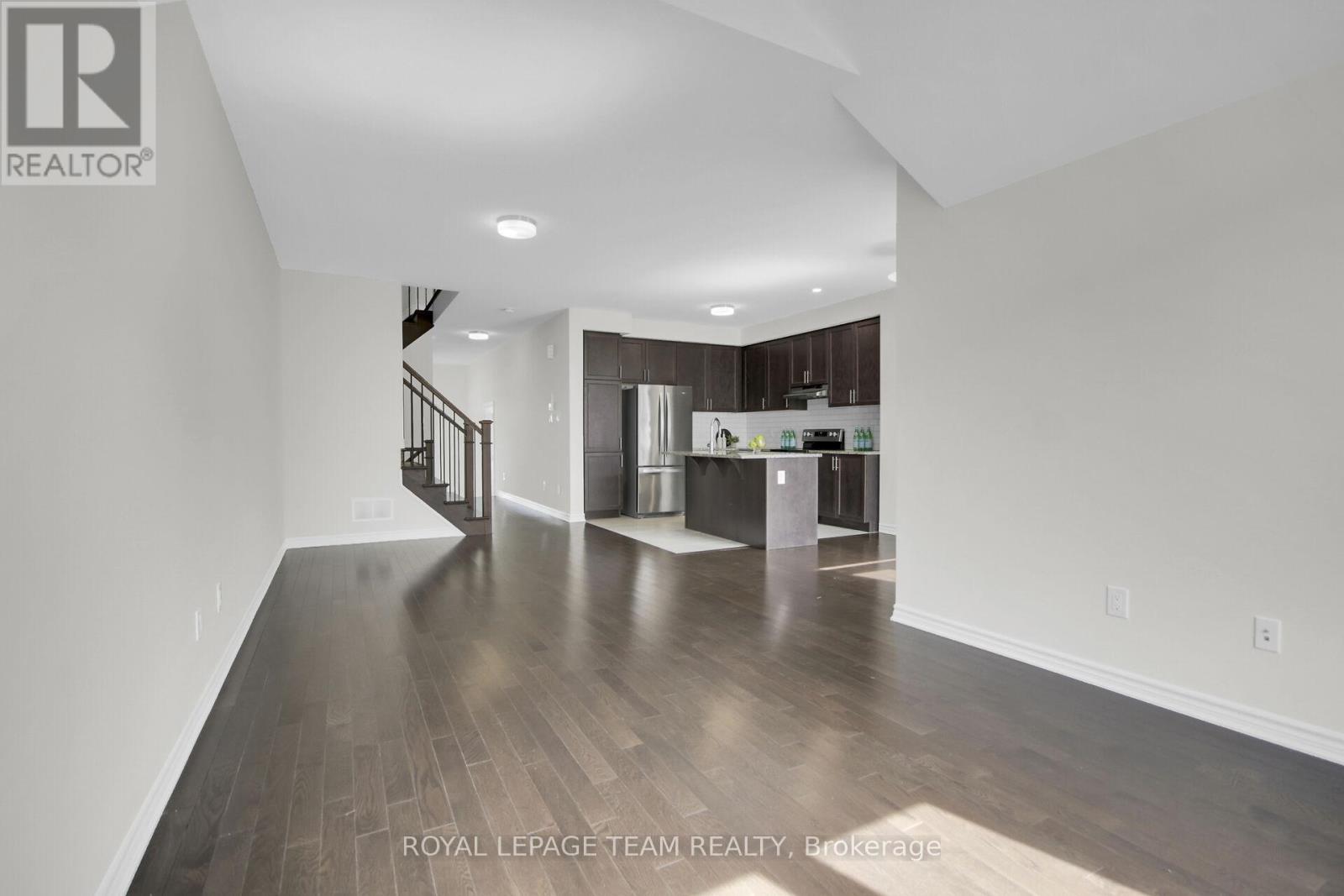 Photo 18 of 92 Mesa Drive, Ottawa ON