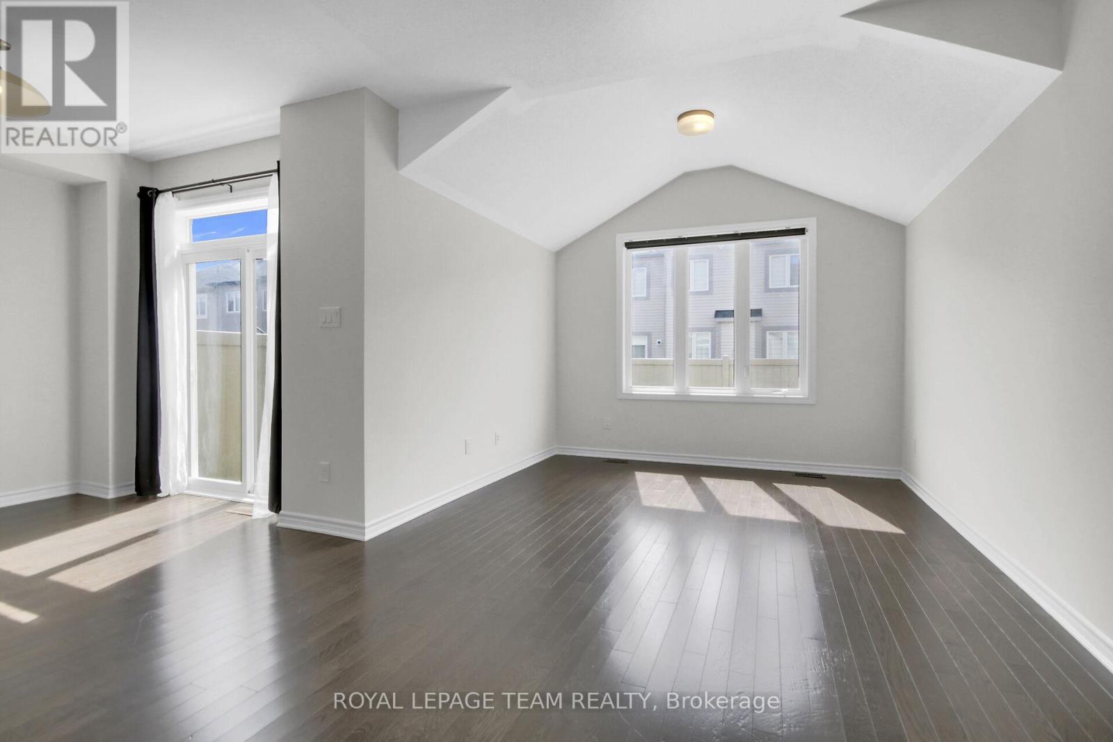 Photo 21 of 92 Mesa Drive, Ottawa ON