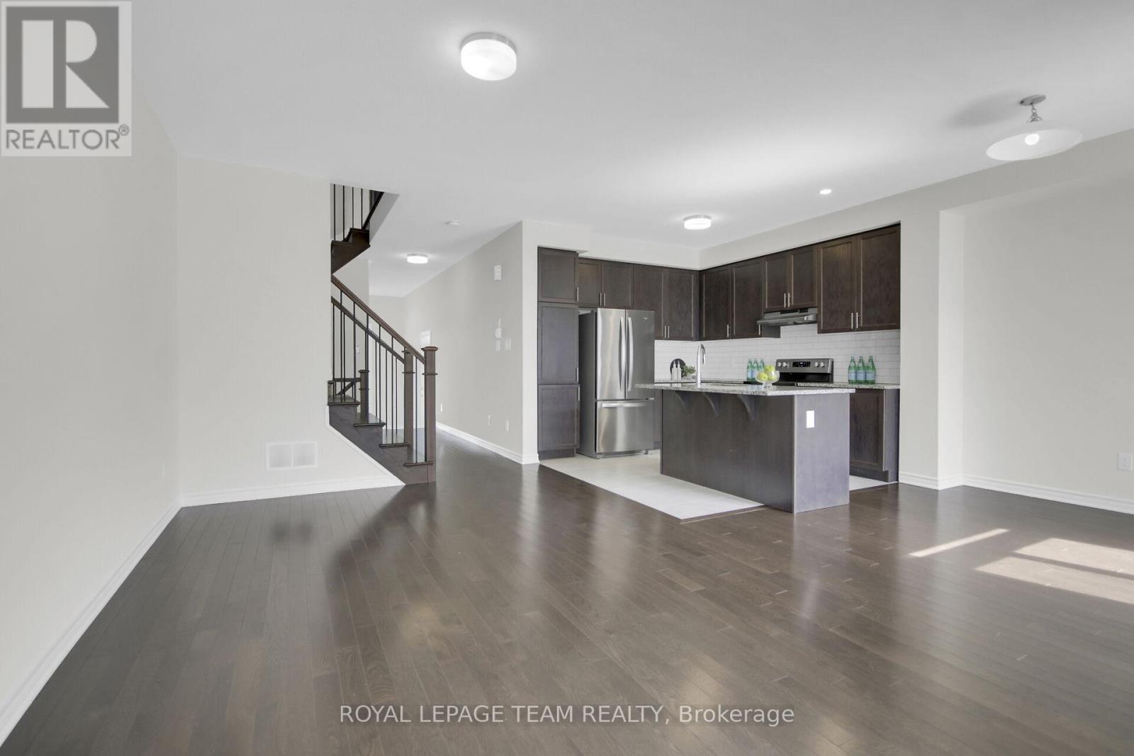 Photo 25 of 92 Mesa Drive, Ottawa ON