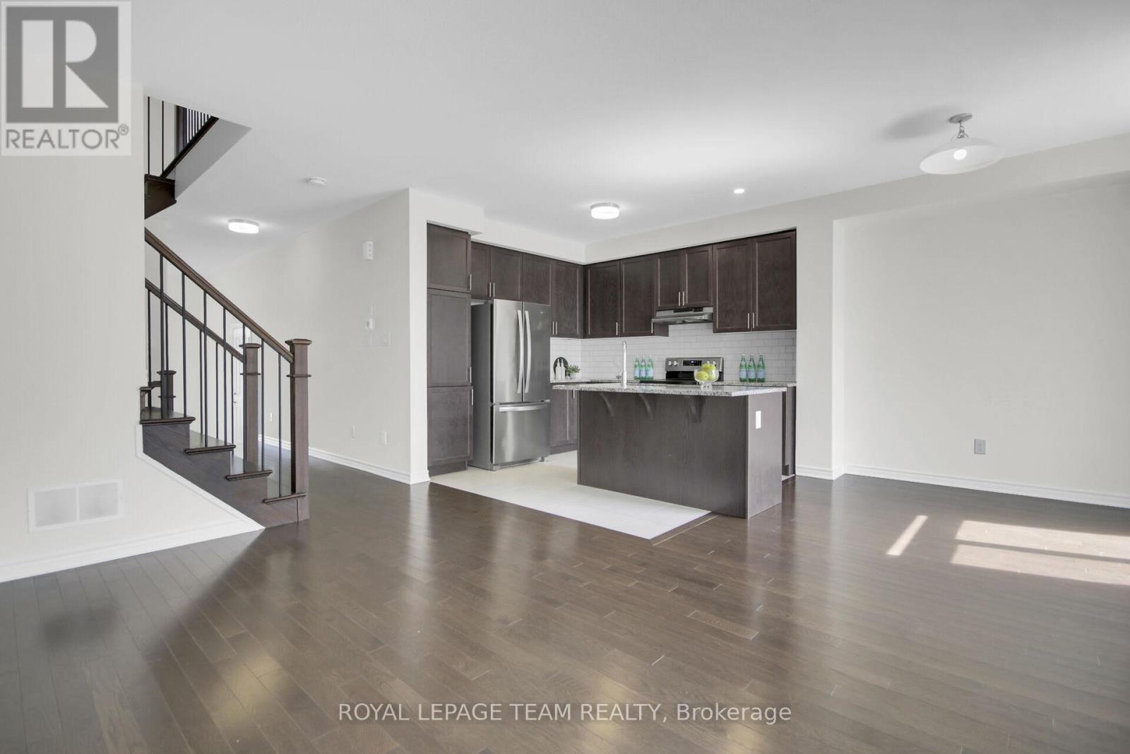 Photo 26 of 92 Mesa Drive, Ottawa ON